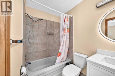 144 Hawkdale Close NW Calgary Alberta photo 30