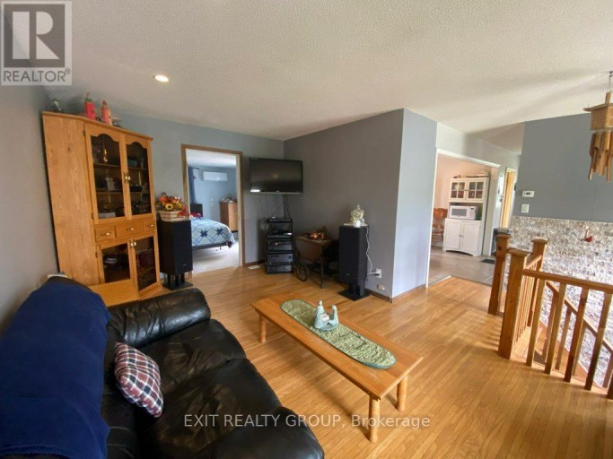87 BERNARD LONG ROAD, Quinte West (Sidney Ward), Ontario, K8V5P6