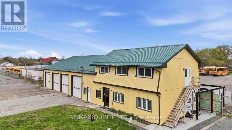 425 BELLEVUE DRIVE, Quinte West (Sidney Ward), Ontario, K8N4Z5