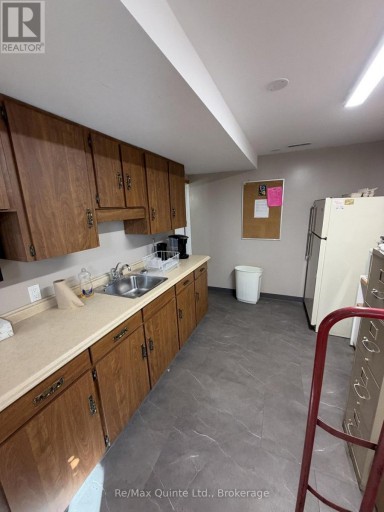 425 BELLEVUE DRIVE, Quinte West (Sidney Ward), Ontario, K8N4Z5