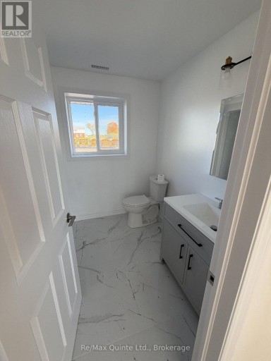 425 BELLEVUE DRIVE, Quinte West (Sidney Ward), Ontario, K8N4Z5