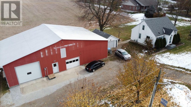 33 BEECHWOOD AVENUE, Lambton Shores (Forest), Ontario, N0N1J0