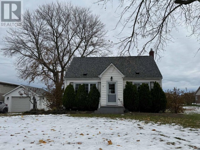 33 BEECHWOOD AVENUE, Lambton Shores (Forest), Ontario, N0N1J0