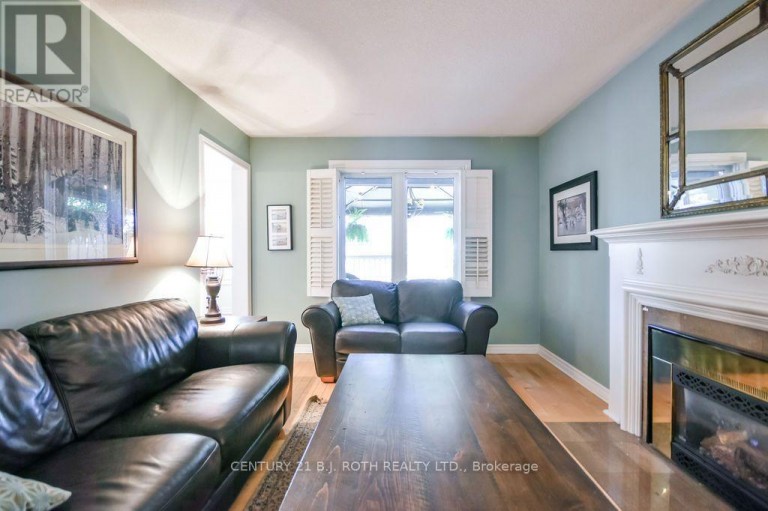 24 GRAND FOREST DRIVE, Barrie (Bayshore), Ontario, L4N7E8