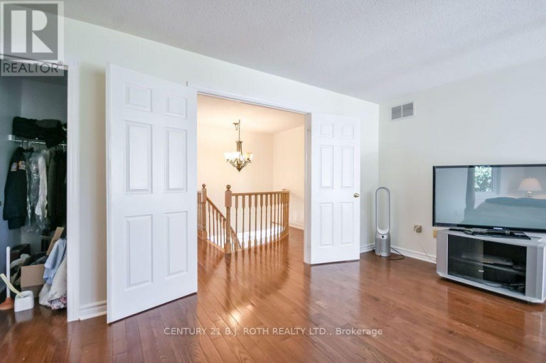 24 GRAND FOREST DRIVE, Barrie (Bayshore), Ontario, L4N7E8