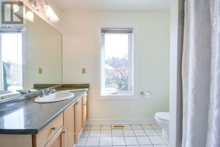 24 GRAND FOREST DRIVE, Barrie (Bayshore), Ontario, L4N7E8