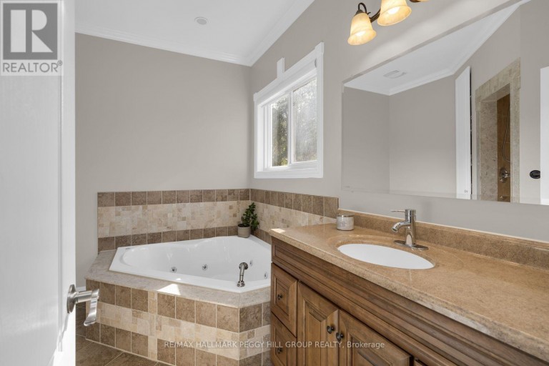 4 FATIMA COURT, Wasaga Beach, Ontario, L9Z1K9