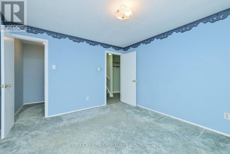 38 ALGONQUIN BOULEVARD, Brampton (Avondale), Ontario, L6T1R9