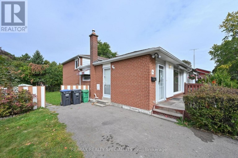 38 ALGONQUIN BOULEVARD, Brampton (Avondale), Ontario, L6T1R9