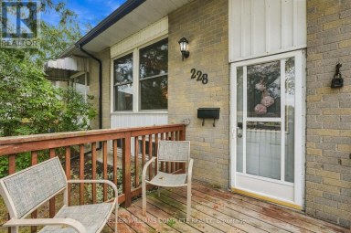 228 GOLDEN ORCHARD DRIVE Hamilton (Gourley) Ontario photo 2