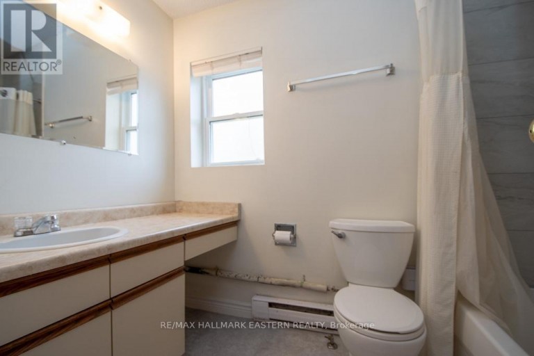 813 WATER ST. & 11 ARGYLE STREET, Peterborough (Northcrest Ward 5), Ontario, K9H3N7