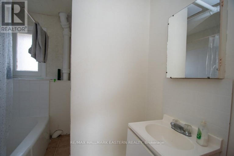 813 WATER STREET, Peterborough (Northcrest Ward 5), Ontario, K9H3N7