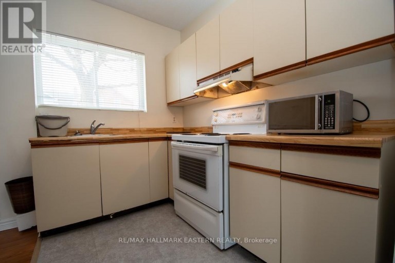 11 ARGYLE STREET, Peterborough (Northcrest Ward 5), Ontario, K9H7M2