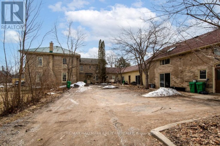 11 ARGYLE STREET, Peterborough (Northcrest Ward 5), Ontario, K9H7M2