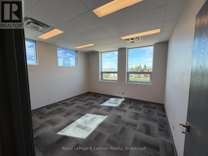 595 ARTHUR ST STREET W, Thunder Bay (Edgewater Park), Ontario, P7E5R5