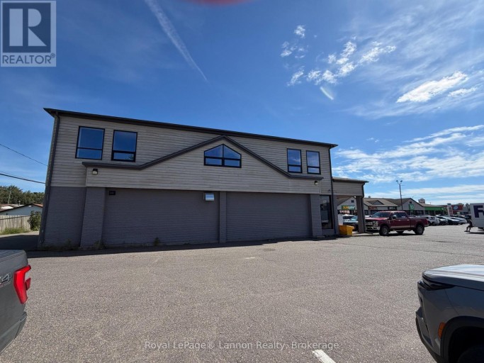 595 ARTHUR ST STREET W, Thunder Bay (Edgewater Park), Ontario, P7E5R5