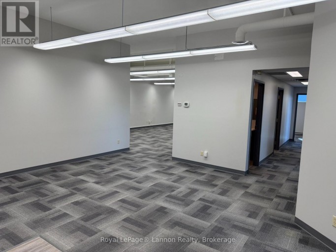 595 ARTHUR ST STREET W, Thunder Bay (Edgewater Park), Ontario, P7E5R5