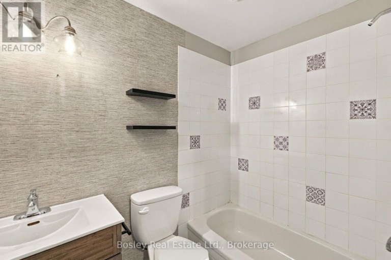 3 SHIRLEY COURT, Blue Mountains, Ontario, N0H2P0