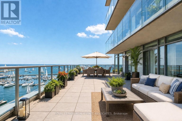 1002 - 90 STADIUM ROAD, Toronto (Niagara), Ontario, M5V3W5