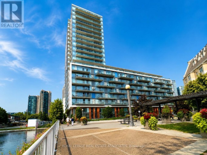 1002 - 90 STADIUM ROAD, Toronto (Niagara), Ontario, M5V3W5