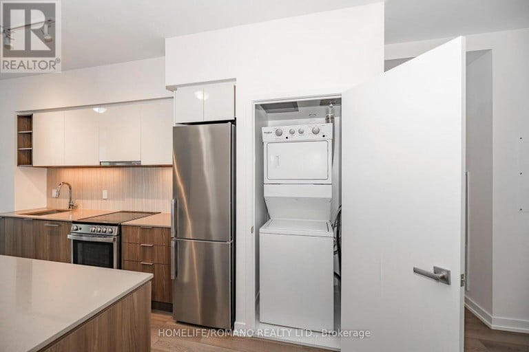 1602 - 31 TIPPETT ROAD, Toronto (Clanton Park), Ontario, M3H0C8