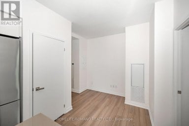 1602 - 31 TIPPETT ROAD Toronto (Clanton Park) Ontario photo 7