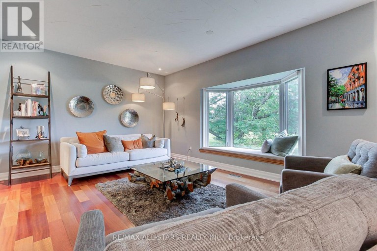 15 LOBRAICO LANE, Whitchurch-Stouffville, Ontario, L4A7X5