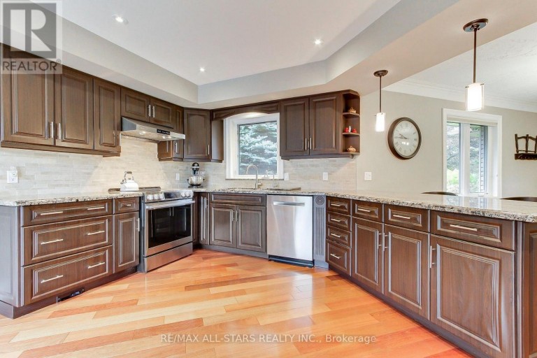 15 LOBRAICO LANE, Whitchurch-Stouffville, Ontario, L4A7X5