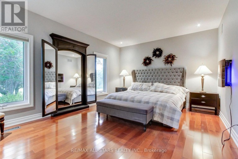 15 LOBRAICO LANE, Whitchurch-Stouffville, Ontario, L4A7X5
