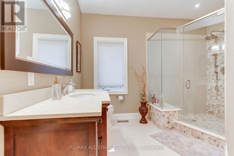 15 LOBRAICO LANE, Whitchurch-Stouffville, Ontario, L4A7X5