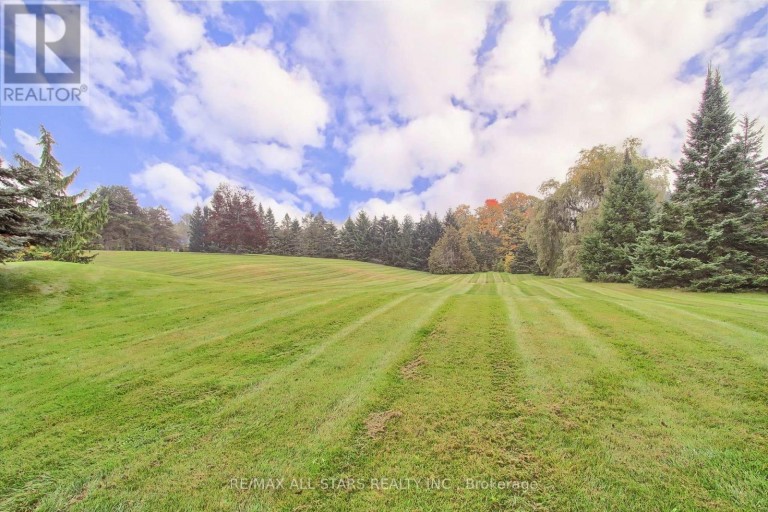 15 LOBRAICO LANE, Whitchurch-Stouffville, Ontario, L4A7X5