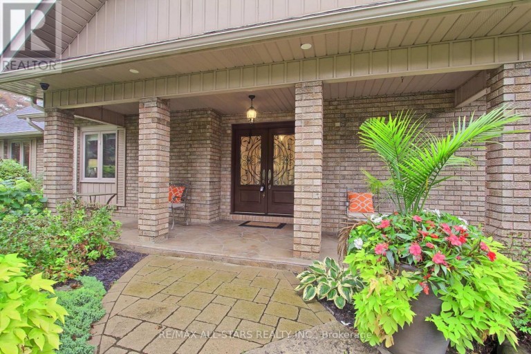 15 LOBRAICO LANE, Whitchurch-Stouffville, Ontario, L4A7X5