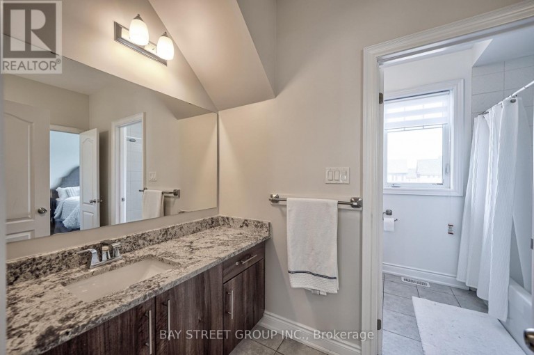 23 TRAIL BOULEVARD, Springwater (Centre Vespra), Ontario, L9X0S3