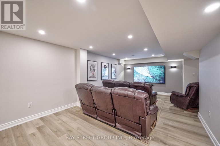 23 TRAIL BOULEVARD, Springwater (Centre Vespra), Ontario, L9X0S3