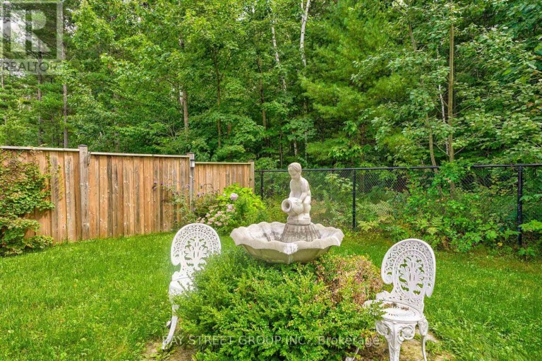 23 TRAIL BOULEVARD, Springwater (Centre Vespra), Ontario, L9X0S3