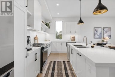 16 - 19 WEST STREET N Kawartha Lakes (Fenelon Falls) Ontario photo 6
