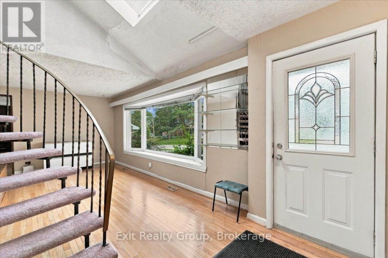 102 ORCHARD DRIVE, Belleville (Belleville Ward), Ontario, K8P2K7