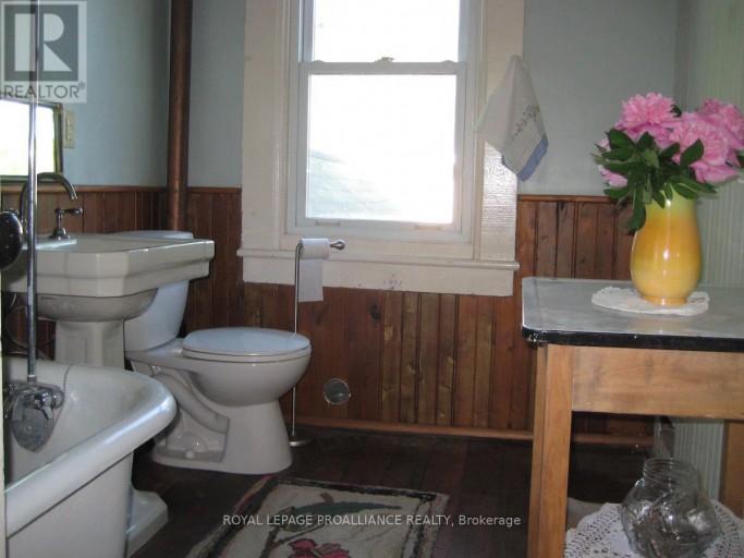 20 WEST STREET, Prince Edward County (Wellington), Ontario, K0K3L0