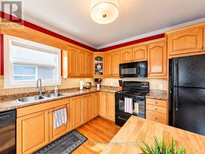 5 DENFIELD ROAD, Kawartha Lakes (Lindsay), Ontario, K9V0B4