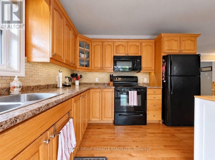 5 DENFIELD ROAD, Kawartha Lakes (Lindsay), Ontario, K9V0B4