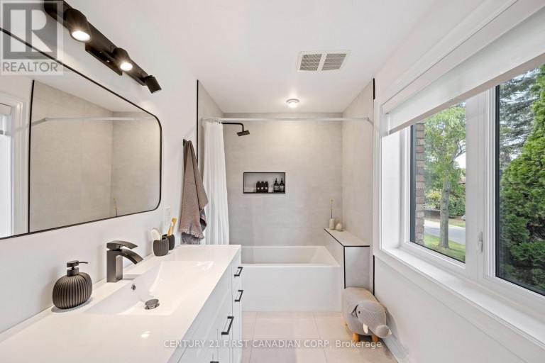 86 TOBIN COURT, London South (South C), Ontario, N6K3Y4