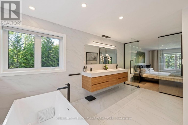 86 TOBIN COURT, London South (South C), Ontario, N6K3Y4