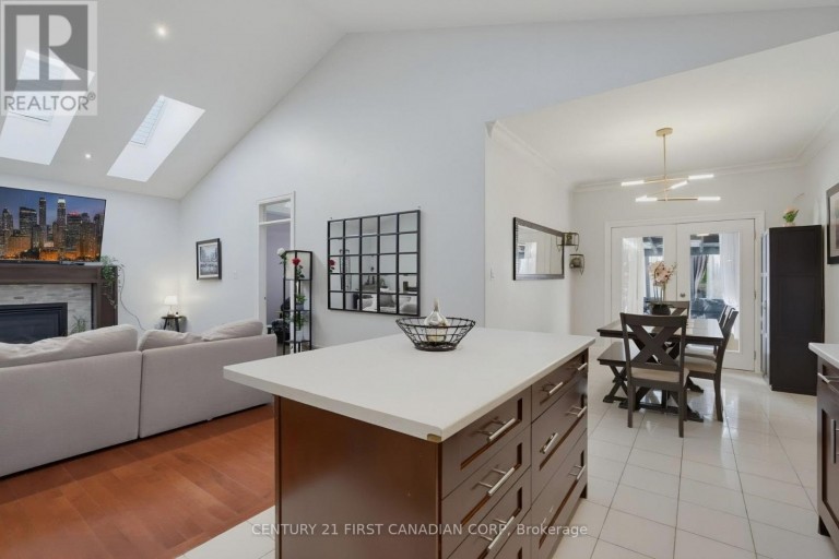 34 - 777 APRICOT DRIVE, London South (South K), Ontario, N6K5B3