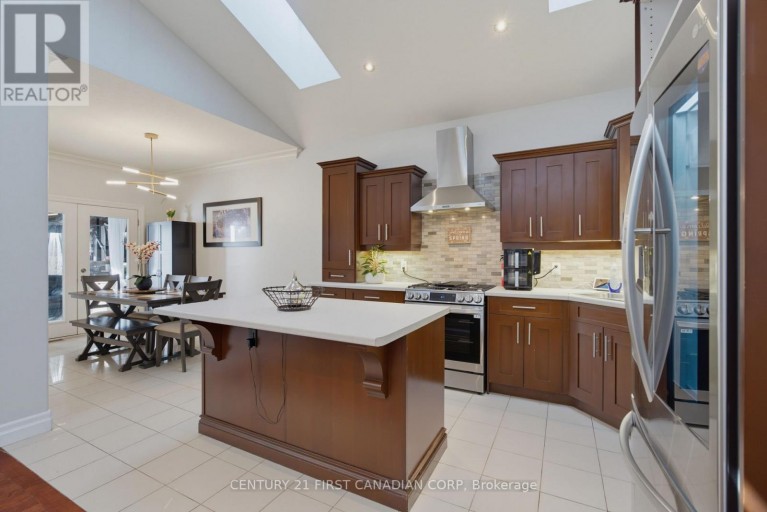 34 - 777 APRICOT DRIVE, London South (South K), Ontario, N6K5B3