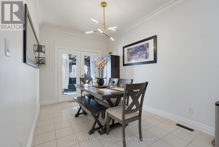 34 - 777 APRICOT DRIVE, London South (South K), Ontario, N6K5B3