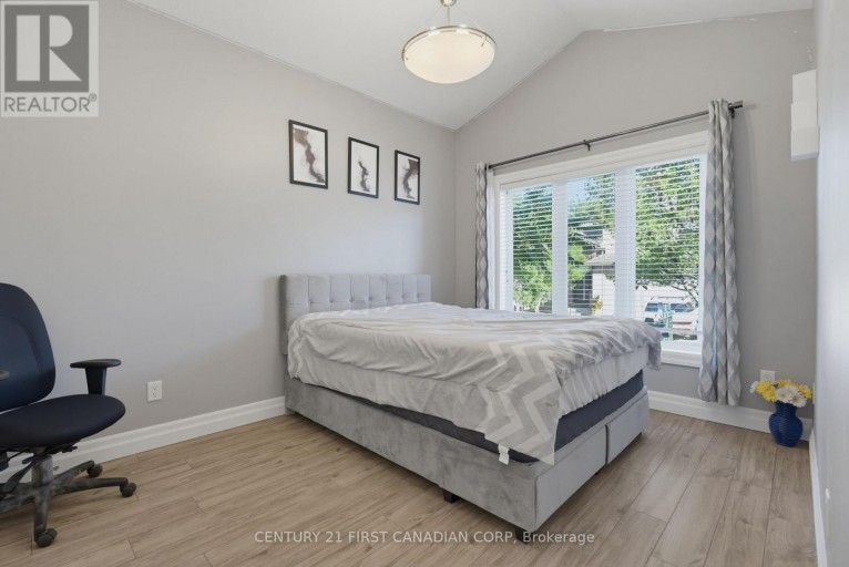 34 - 777 APRICOT DRIVE, London South (South K), Ontario, N6K5B3