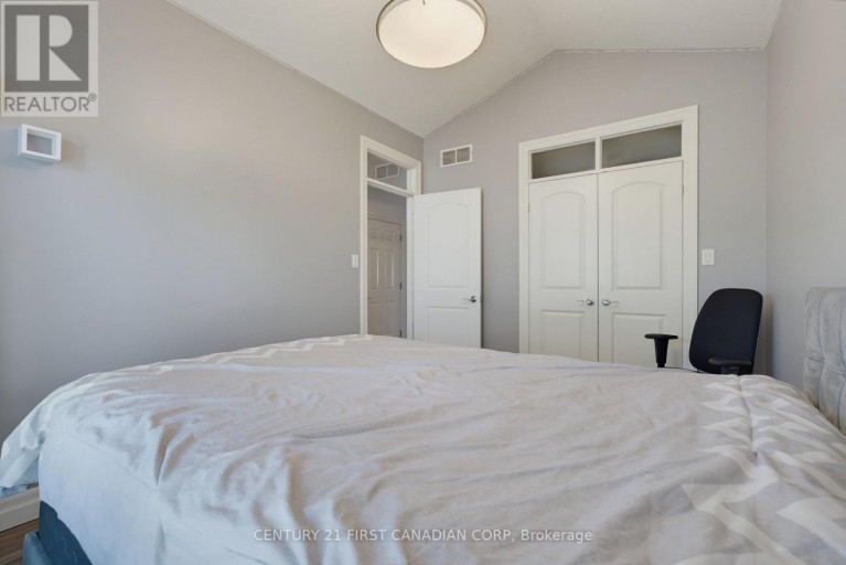 34 - 777 APRICOT DRIVE, London South (South K), Ontario, N6K5B3