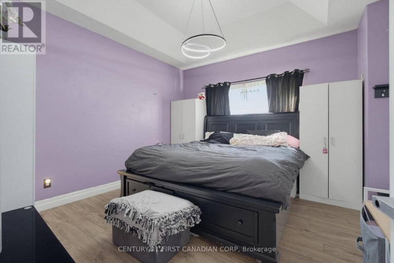 34 - 777 APRICOT DRIVE, London South (South K), Ontario, N6K5B3