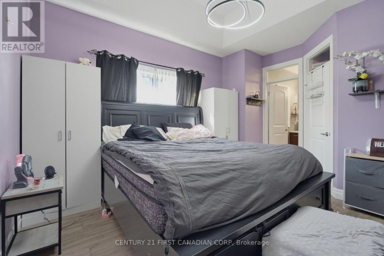 34 - 777 APRICOT DRIVE, London South (South K), Ontario, N6K5B3