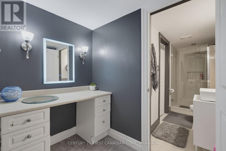 34 - 777 APRICOT DRIVE, London South (South K), Ontario, N6K5B3